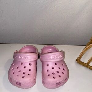 CROCS Pink Sandals with Ventilation and Textured Footbed